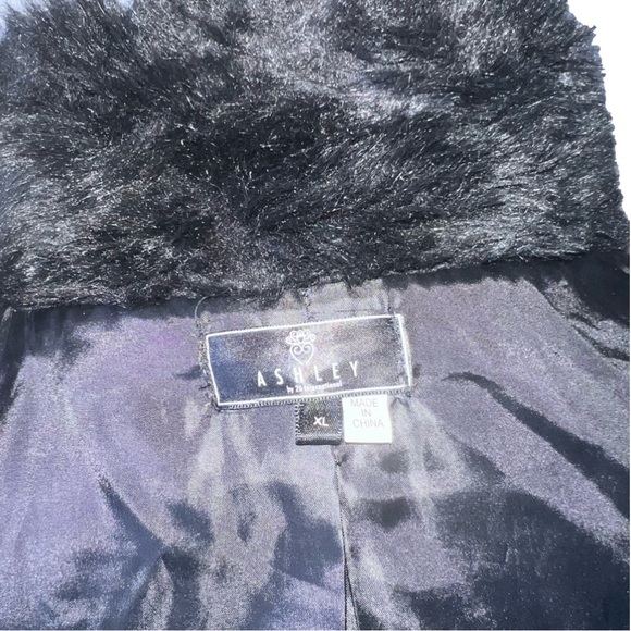 Faux Fur Black Crop Zip Up Jacket XL - Picture 4 of 4